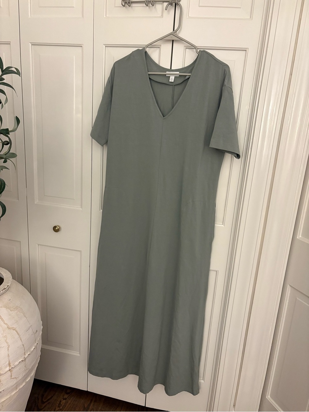 Nordstrom Sage Green V-Neck Short Sleeve Maxi Dress